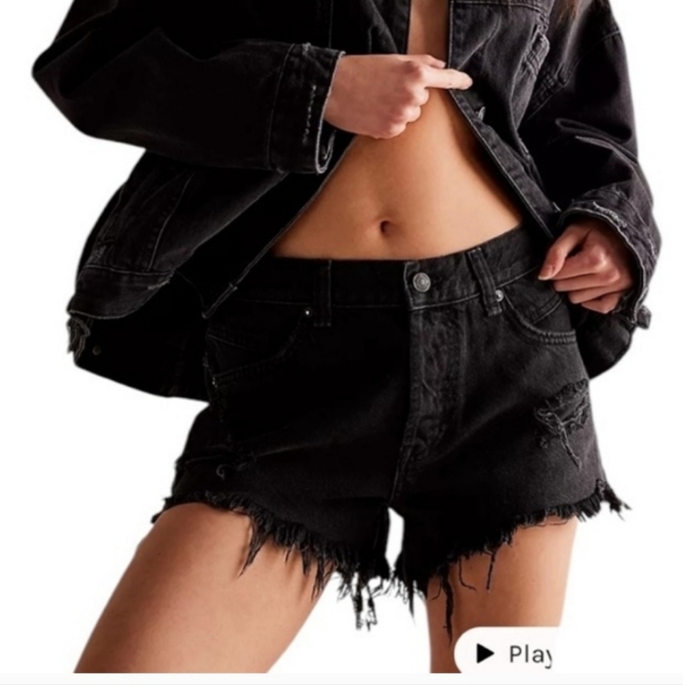 We The Free Now or Never Denim Shorts Size 27, NWT